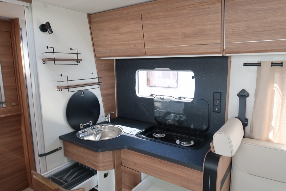 AUTOCARAVANA NOVA PILOTE G690D