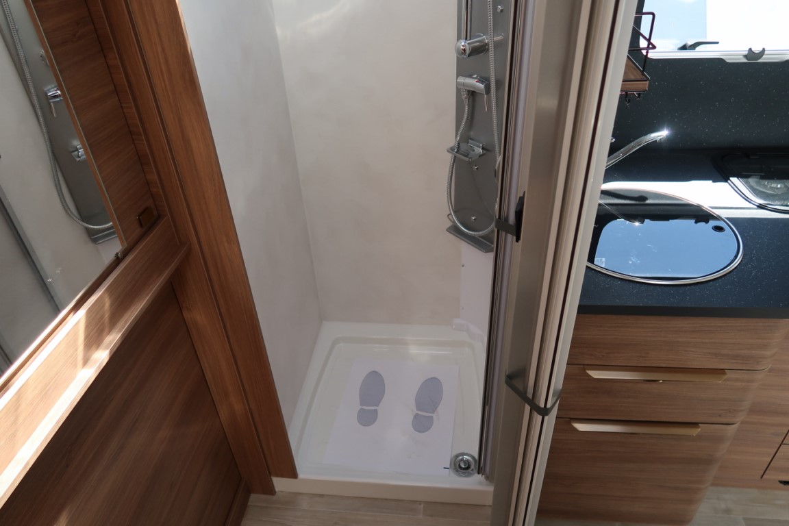 AUTOCARAVANA NOVA PILOTE G690D