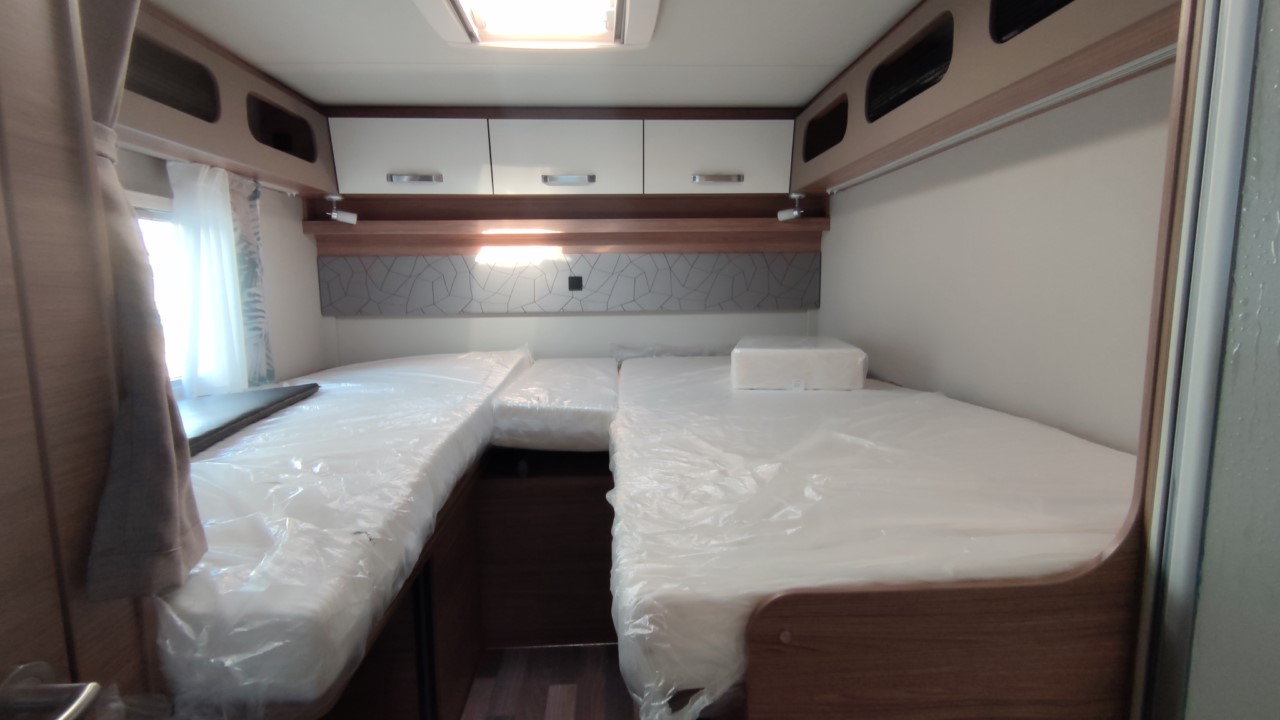 AUTOCARAVANA NOVA WEINSBERG CARASUITE 700 ME