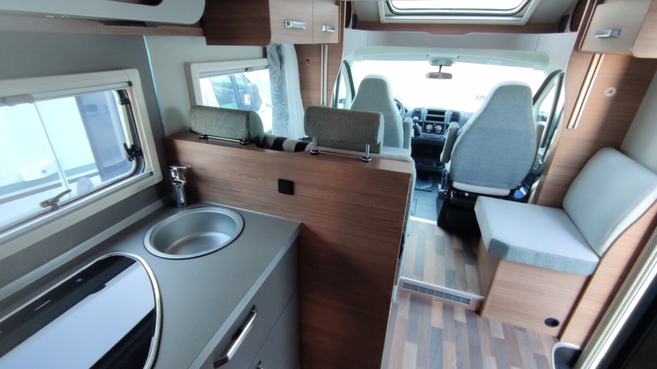 AUTOCARAVANA NOVA WEINSBERG CARASUITE 700 ME