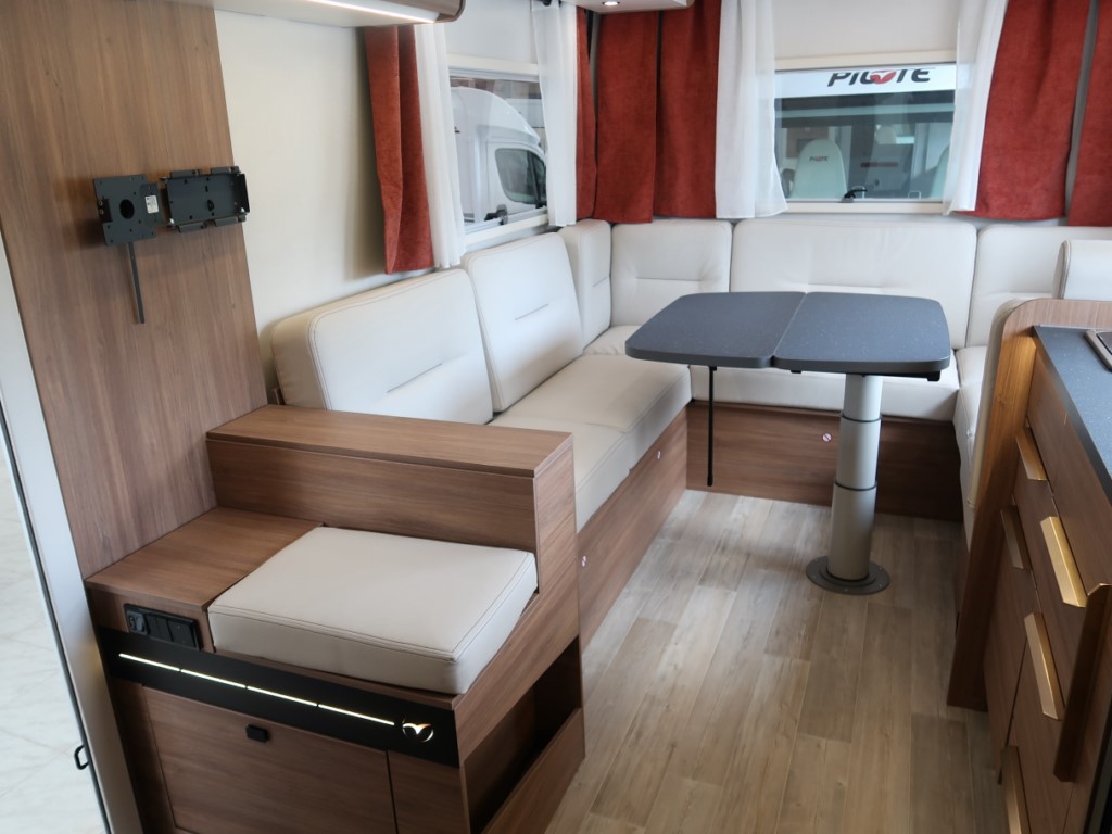 AUTOCARAVANA NOVA PILOTE PACIFIC 696 U