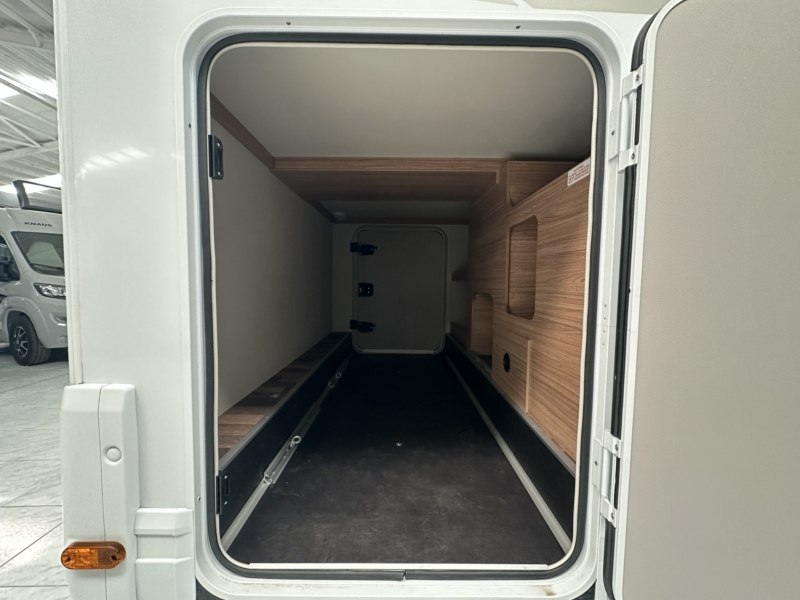 AUTOCARAVANA NOVA WEINSBERG CARACORE 700 MEG