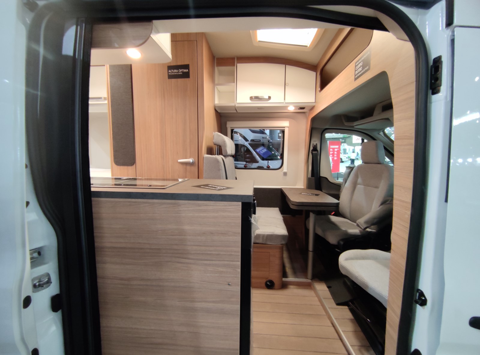 FURGONETA CAMPER NOVA WEINSBERG CARABUS 600 MQ EN FORD