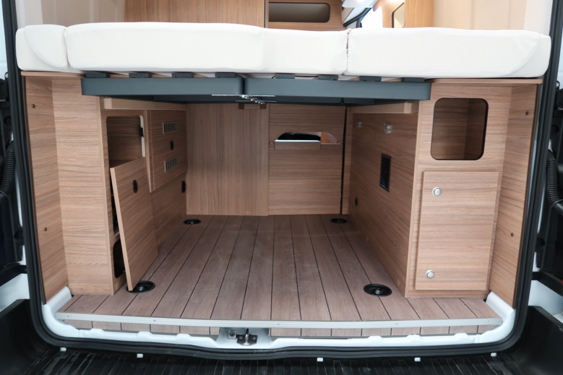 FURGONETA CAMPER NOVA WEINSBERG CARABUS 600 MQ EN FORD