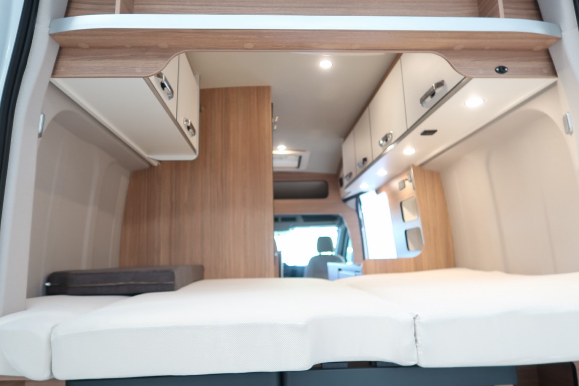 FURGONETA CAMPER NOVA WEINSBERG CARABUS 600 MQ EN FORD