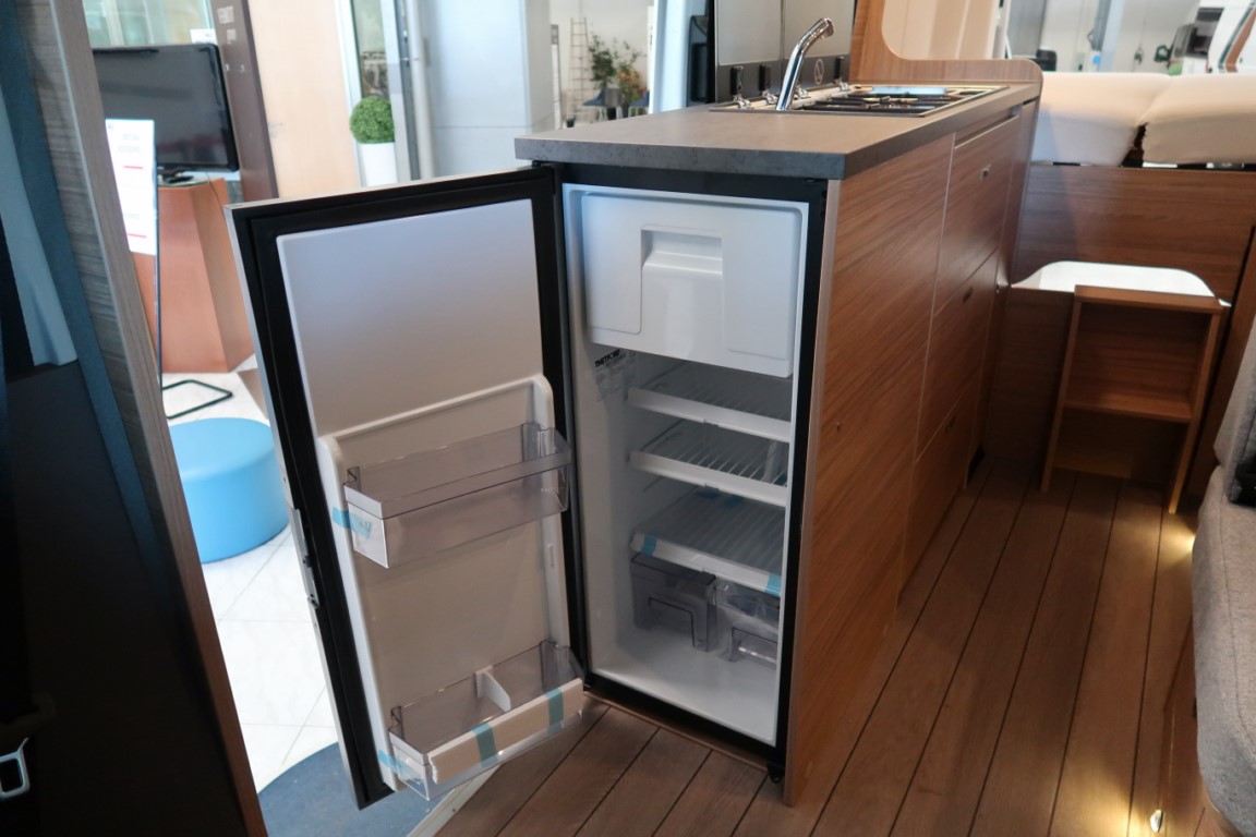 FURGONETA CAMPER NOVA WEINSBERG CARABUS 600 MQ EN FORD