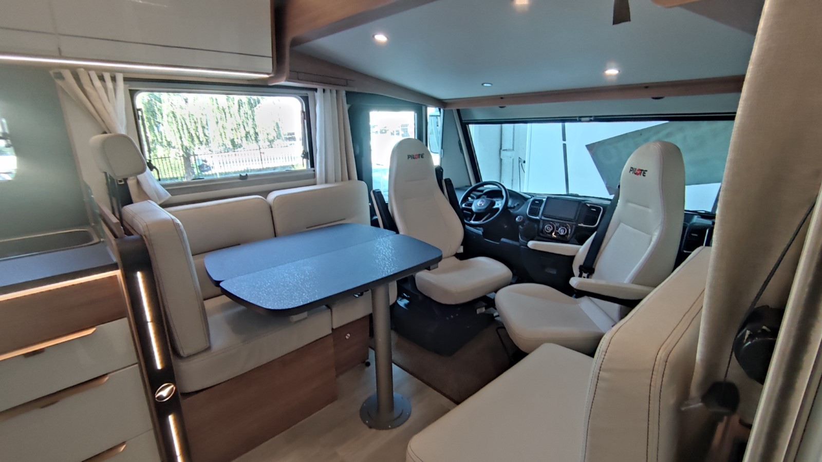 AUTOCARAVANA NUEVA PILOTE GALAXY 720 FC