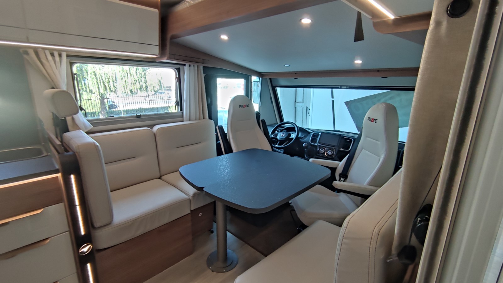 AUTOCARAVANA NUEVA PILOTE GALAXY 720 FC