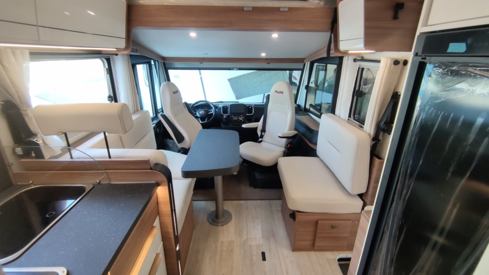 AUTOCARAVANA NUEVA PILOTE GALAXY 720 FC