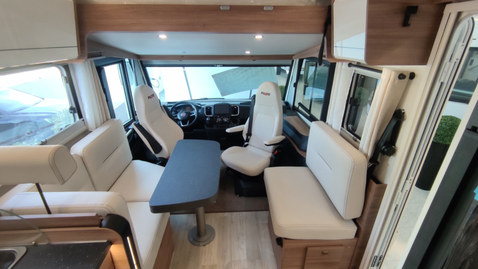 AUTOCARAVANA NUEVA PILOTE GALAXY 720 FC