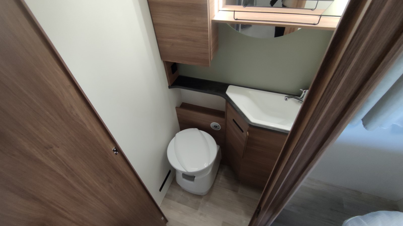 AUTOCARAVANA NUEVA PILOTE GALAXY 720 FC