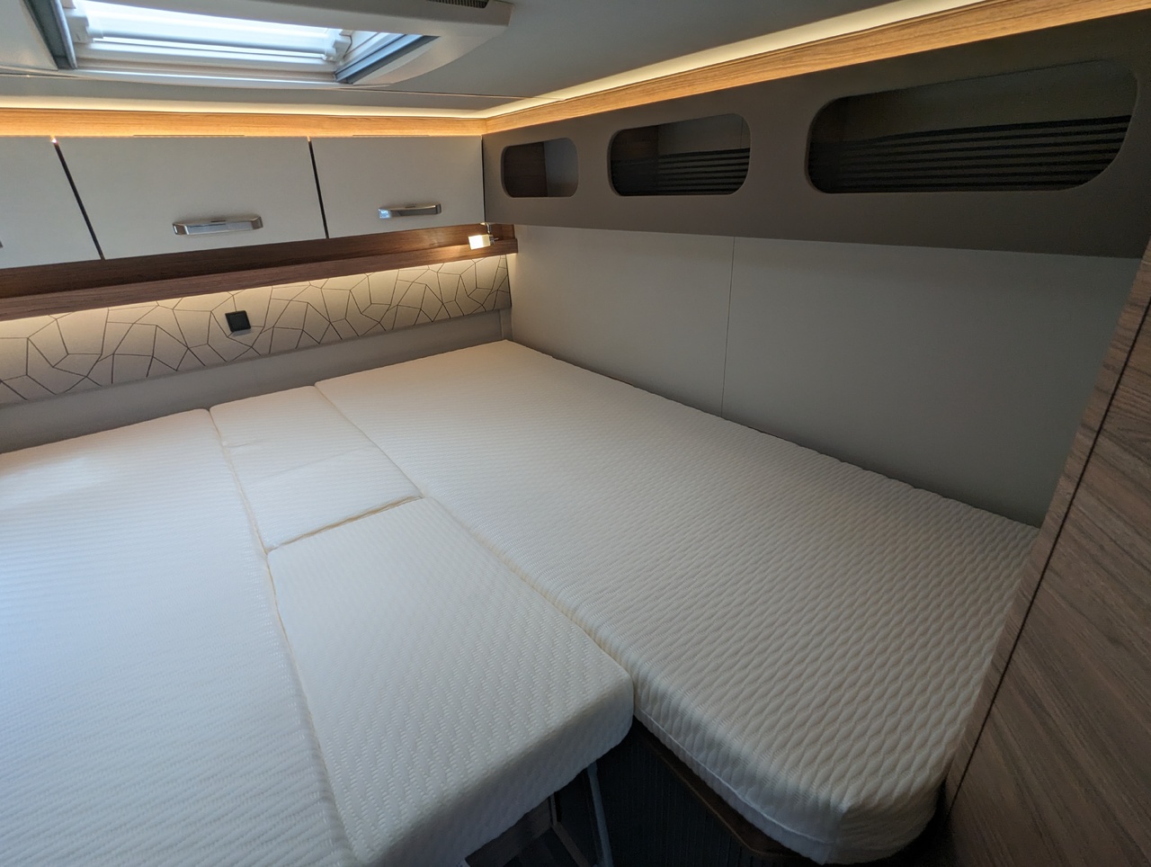 WEINSBERG CARACOMPACT 600 MEG EDITION PEPPER PEUGEOT AUTOCARAVANA NOVA