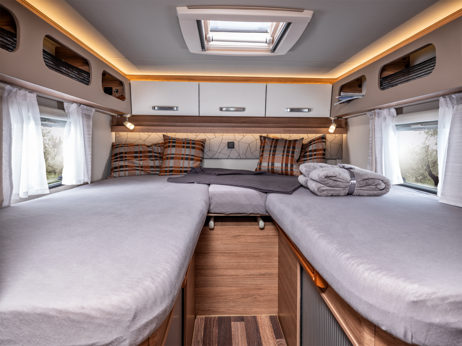 WEINSBERG CARACOMPACT 600 MEG EDITION PEPPER PEUGEOT AUTOCARAVANA NOVA