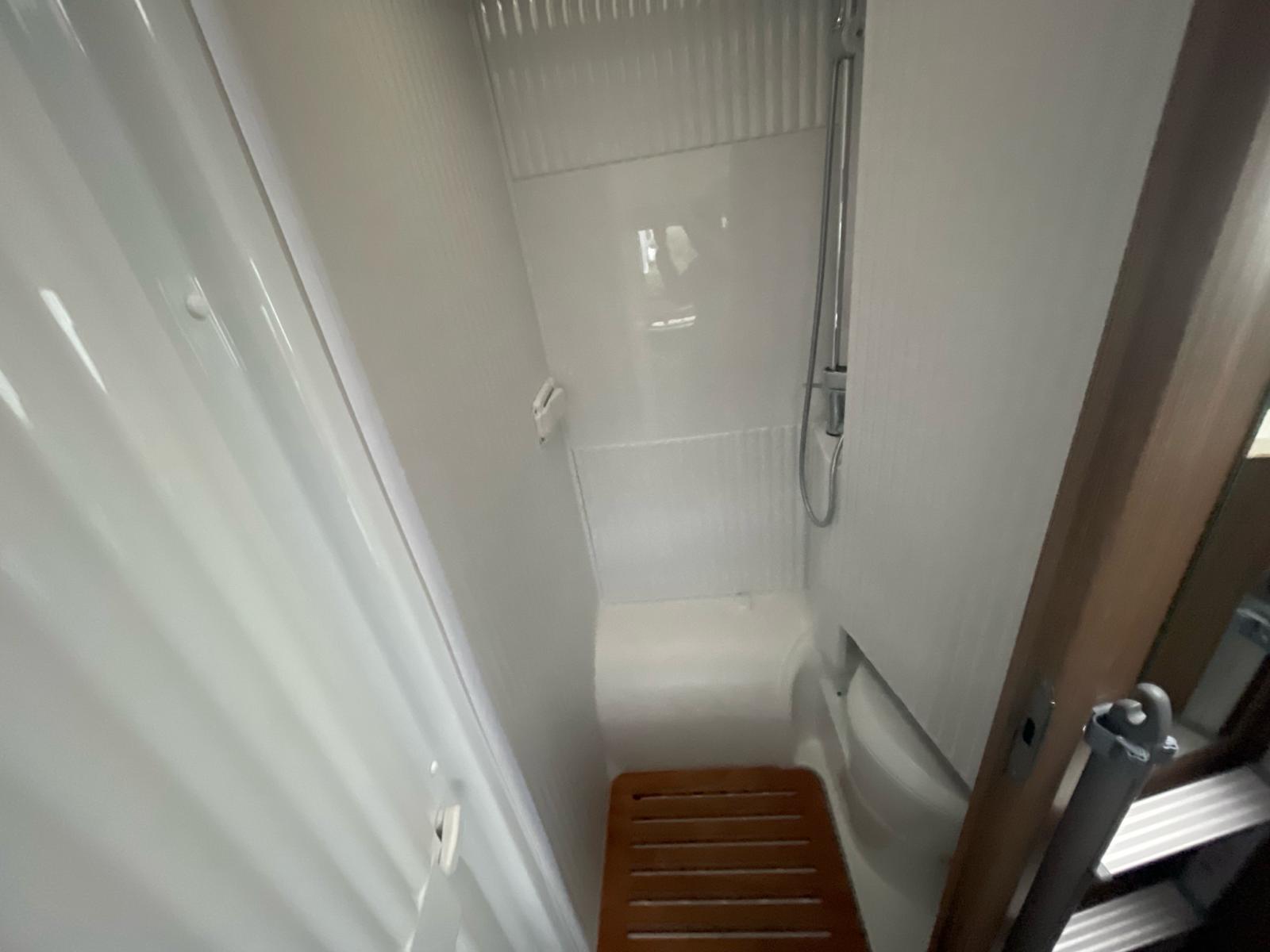 AUTOCARAVANA SEGONA MÀ CARADO V132