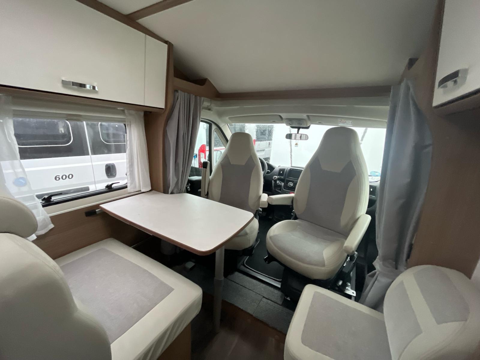 AUTOCARAVANA SEGONA MÀ CARADO V132