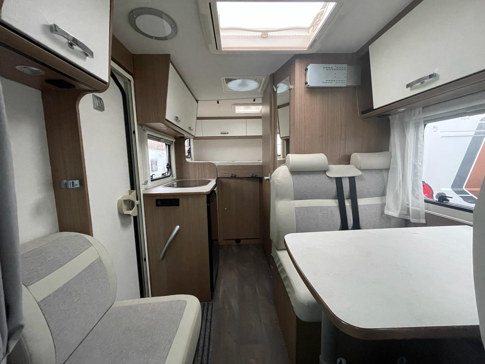 AUTOCARAVANA SEGONA MÀ CARADO V132