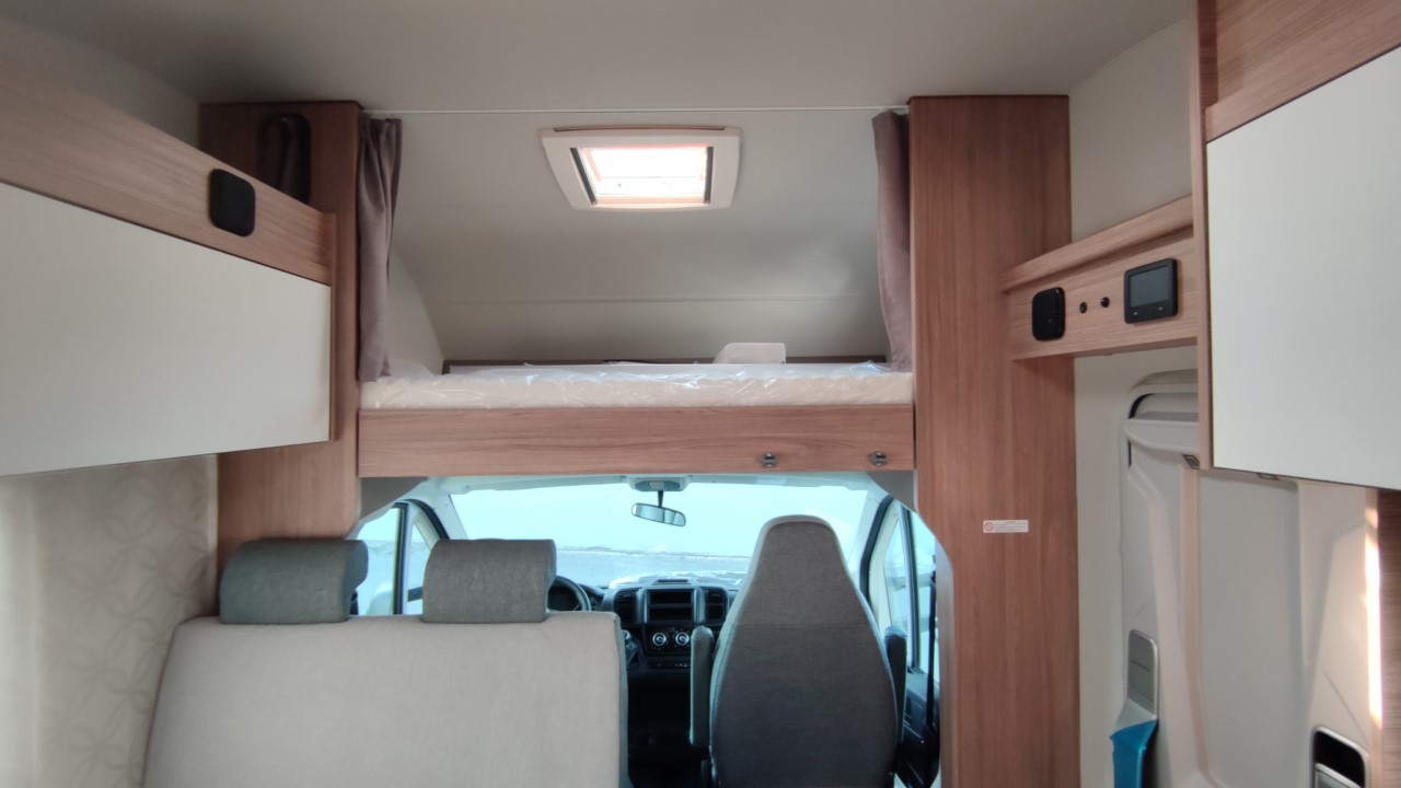 AUTOCARAVANA NOVA CAPUCHINA WEINSBERG CARAHOME 650 DG