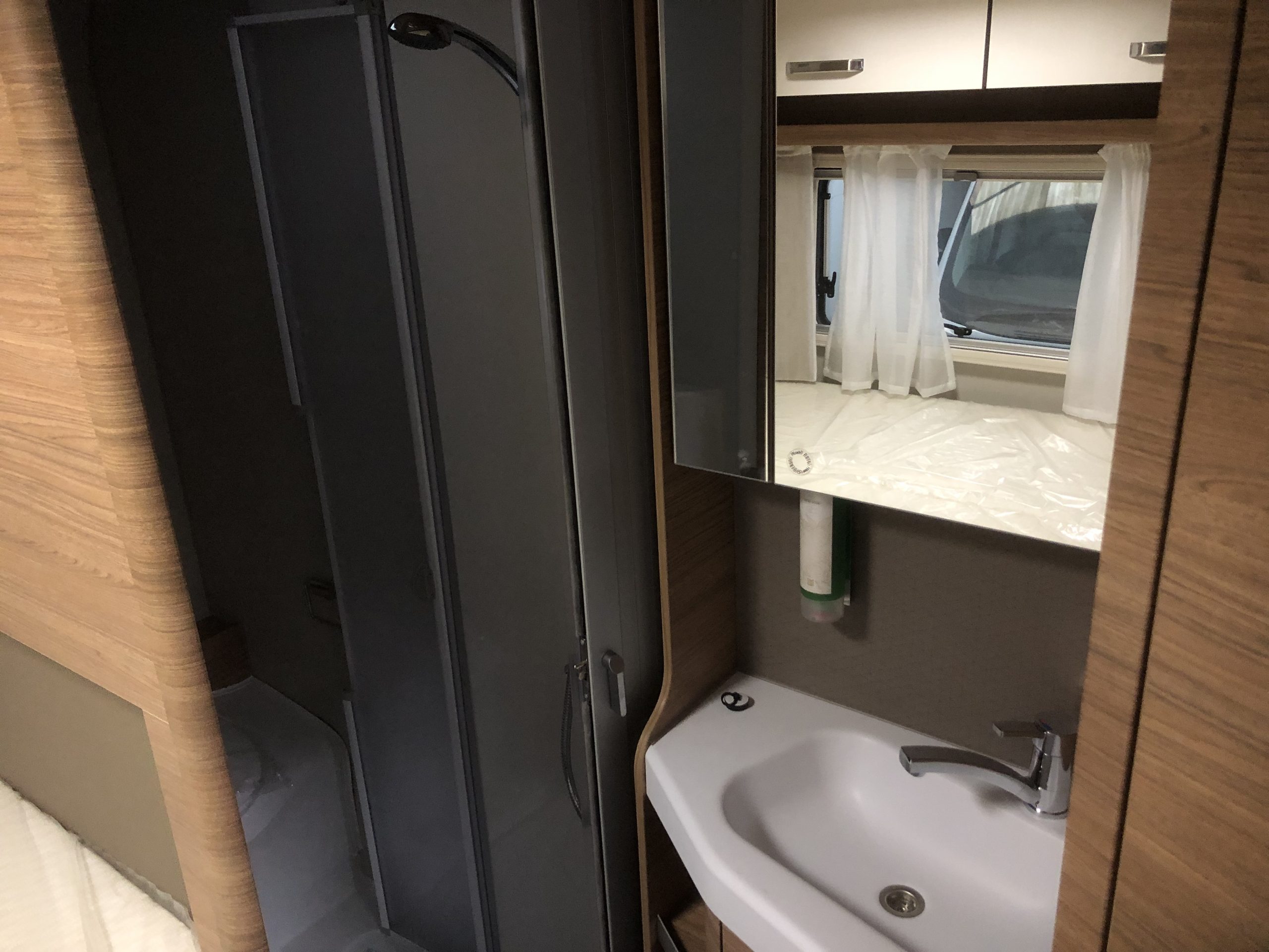 WEINSBERG CARACOMPACT PEPPER 600 MF AUTOCARAVANA NUEVA