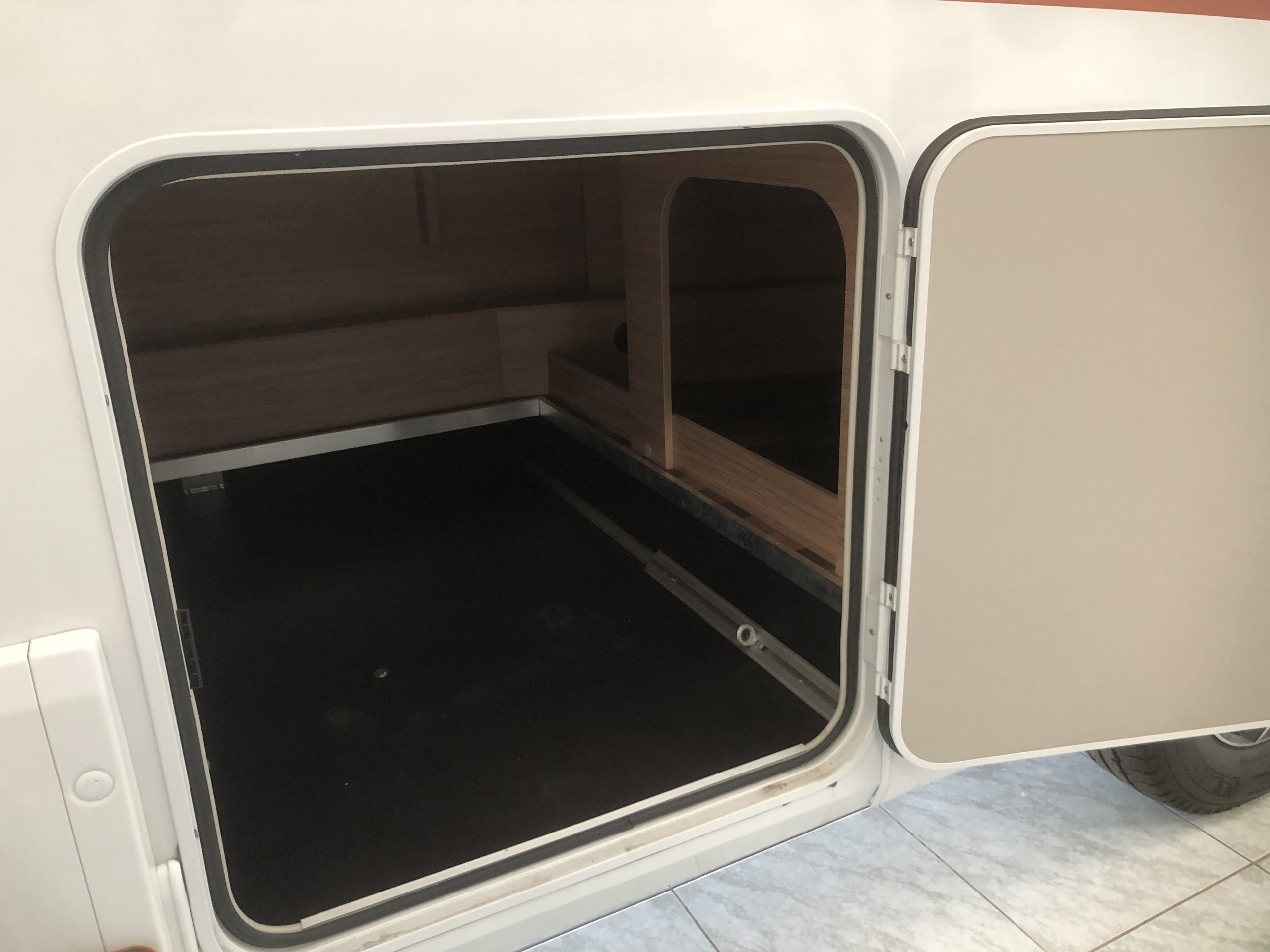 WEINSBERG CARACOMPACT PEPPER 600 MF AUTOCARAVANA NUEVA