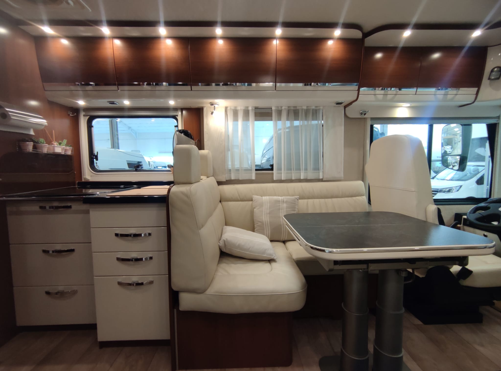 AUTOCARAVANA DE LUXE MORELO HOME 82 LS DE OCASIÓ
