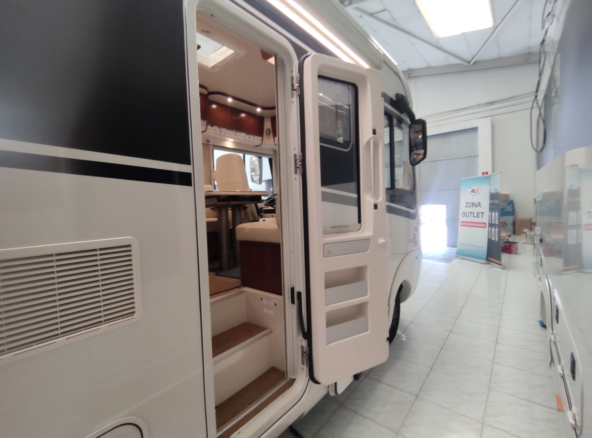 AUTOCARAVANA DE LUXE MORELO HOME 82 LS DE OCASIÓ