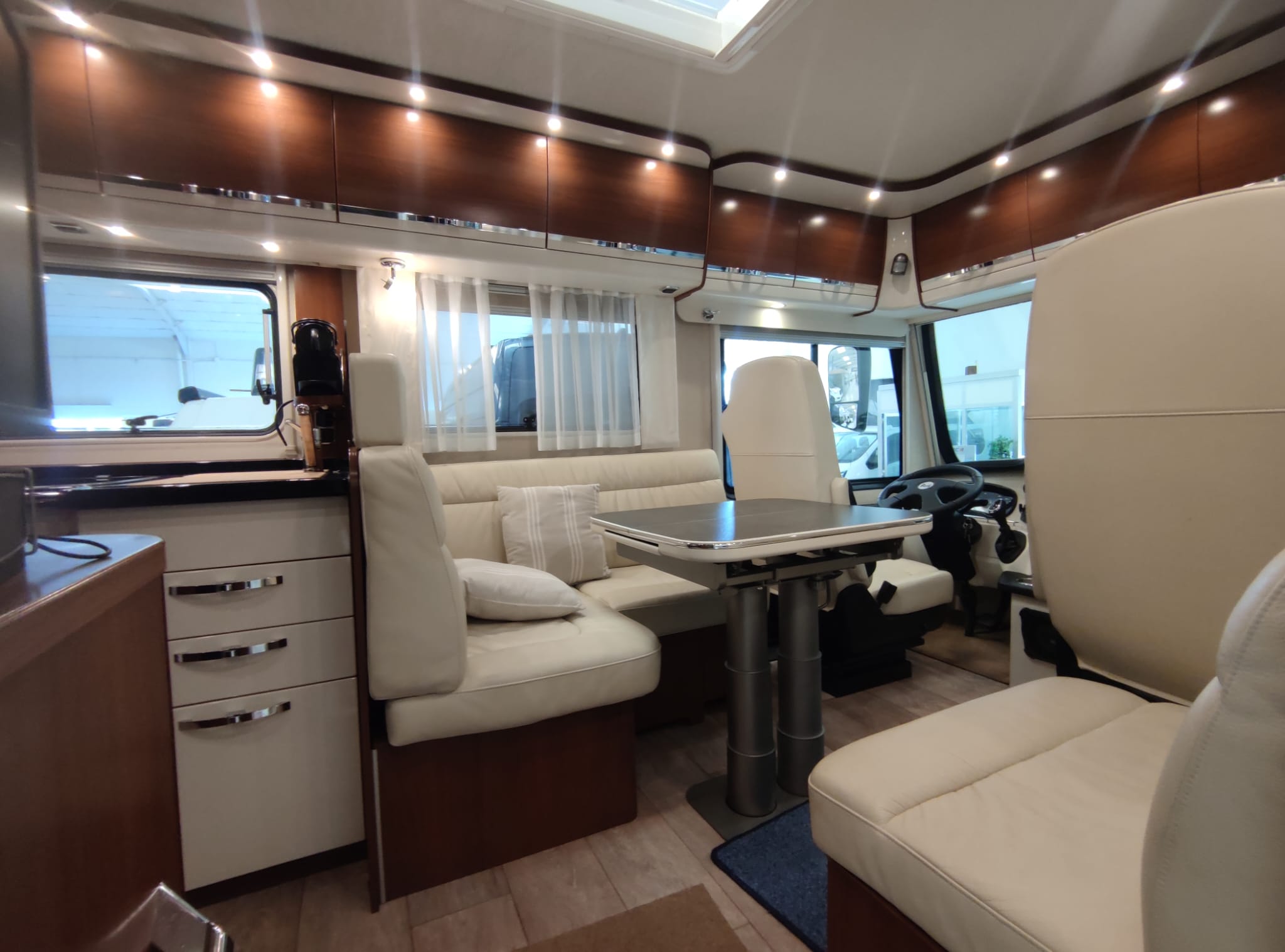 AUTOCARAVANA DE LUXE MORELO HOME 82 LS DE OCASIÓ