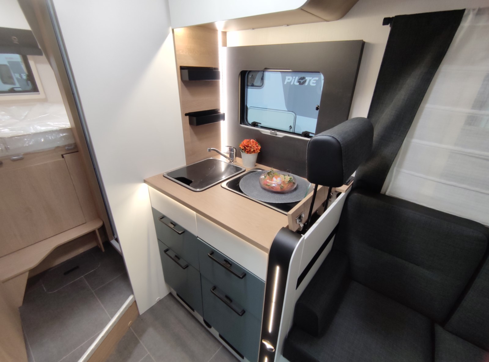 AUTOCARAVANA NUEVA PILOTE ATLAS A696G