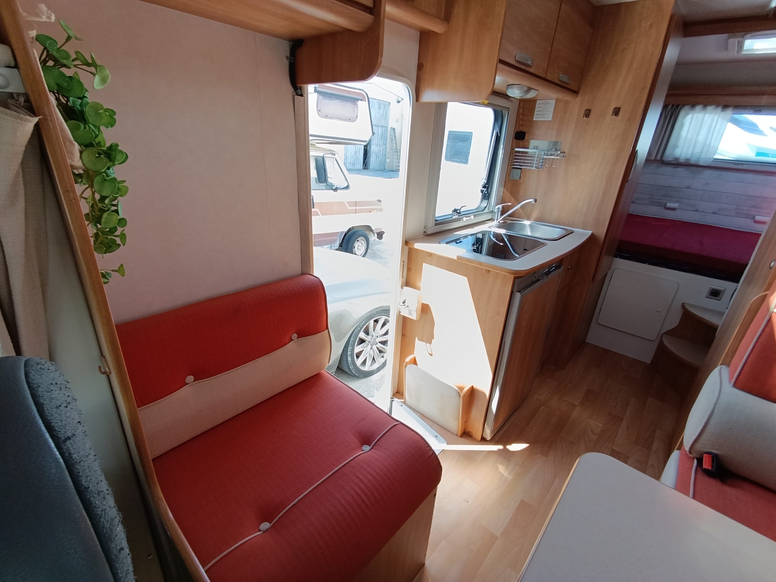 AUTOCARAVANA SEGONA MÀ RIMOR KATAMARANO 8P