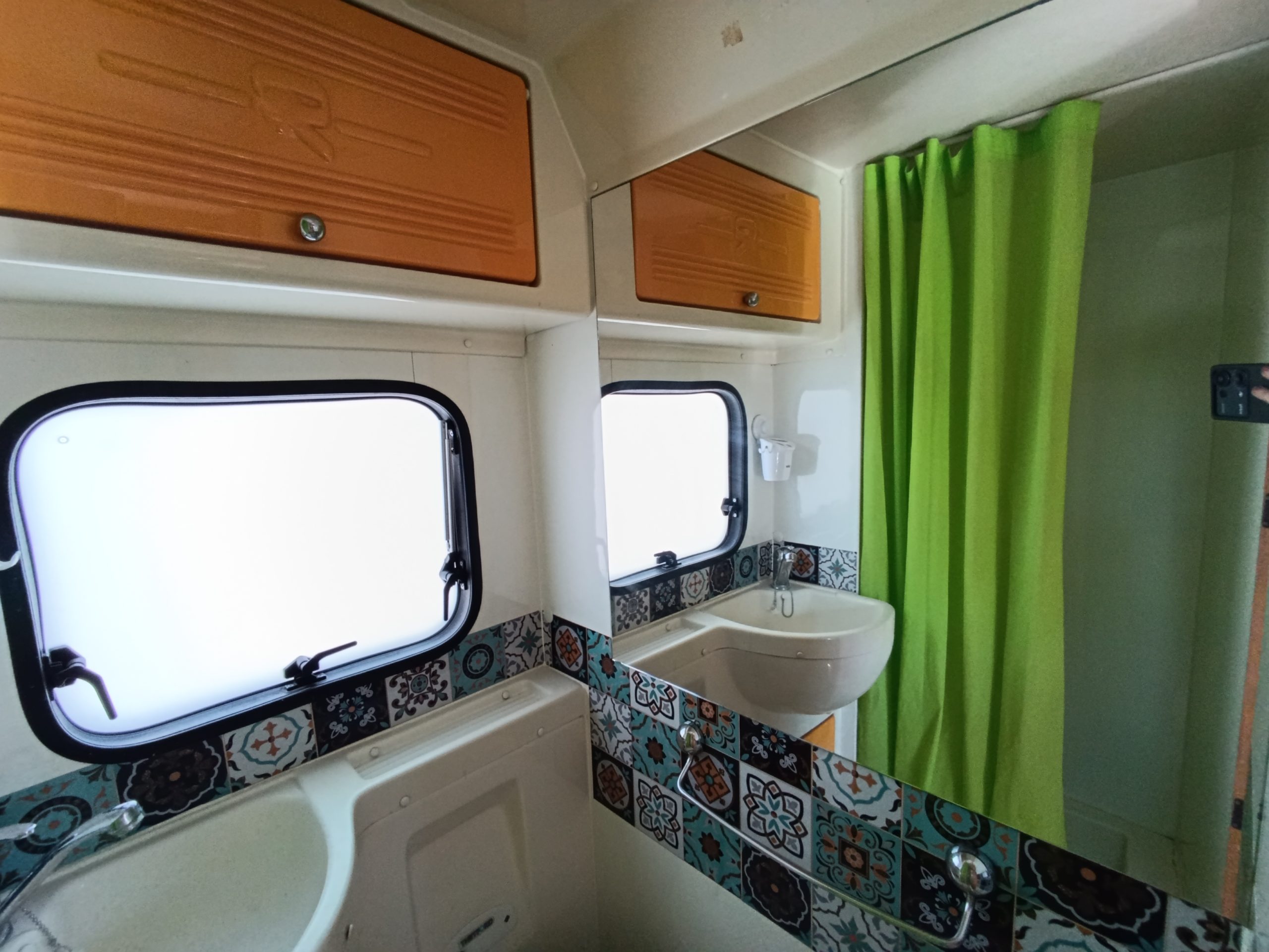 AUTOCARAVANA SEGONA MÀ RIMOR KATAMARANO 8P