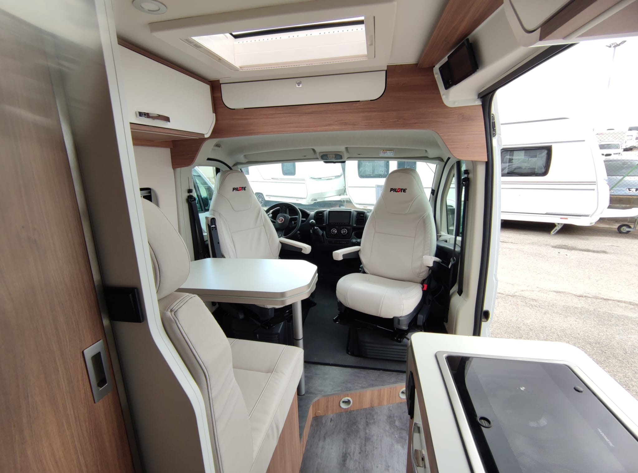 CAMPER PILOTE V600S EXCLUSIVE EDITION – KM.0