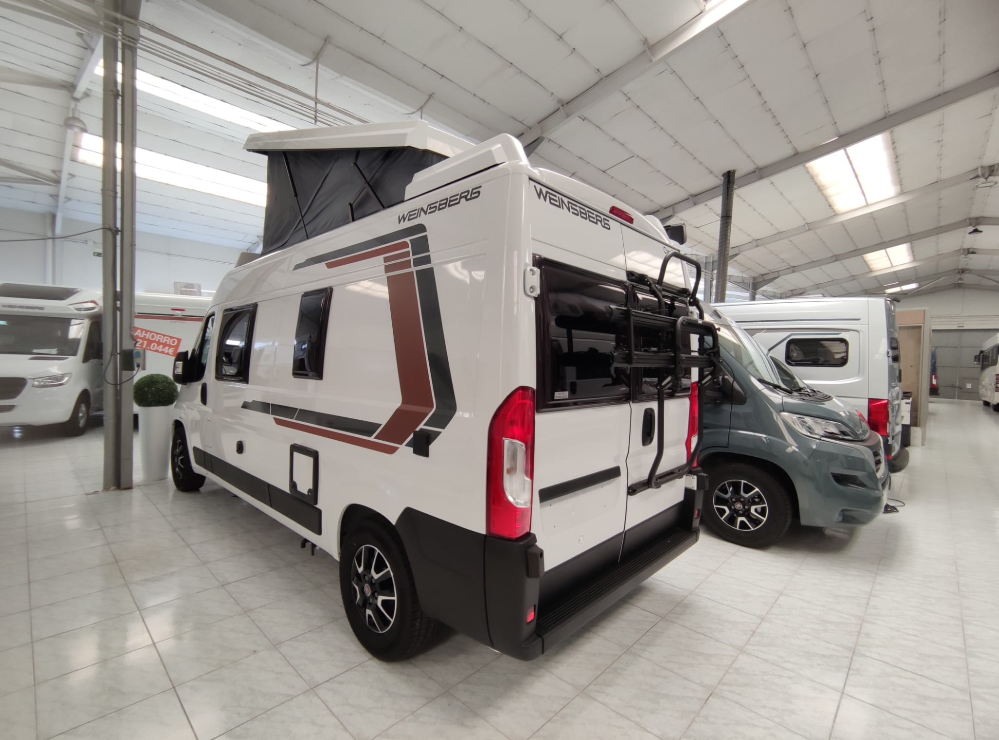 CAMPER SOSTRE ELEVABLE WEINSBERG CARABUS 600 MQ – KM. 0