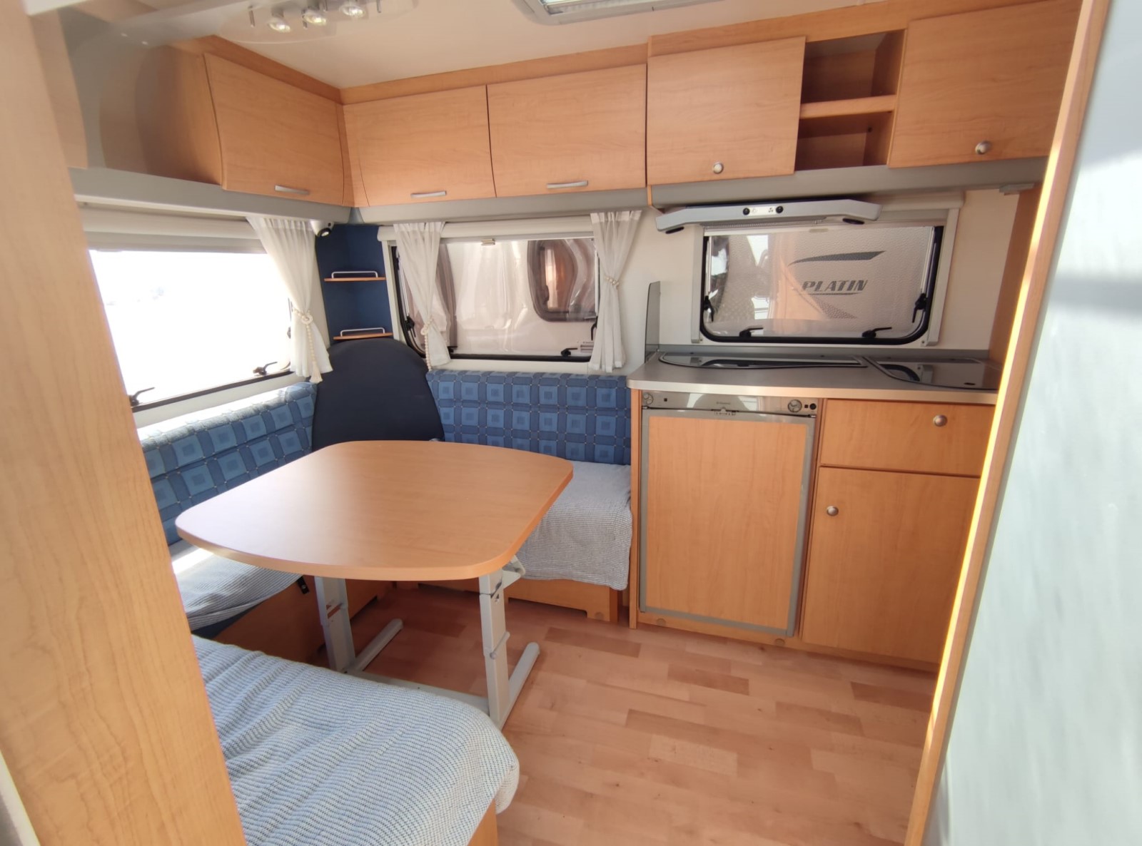 CARAVANA DE SEGONA MÀ KNAUS SÜDWIND 450 FU