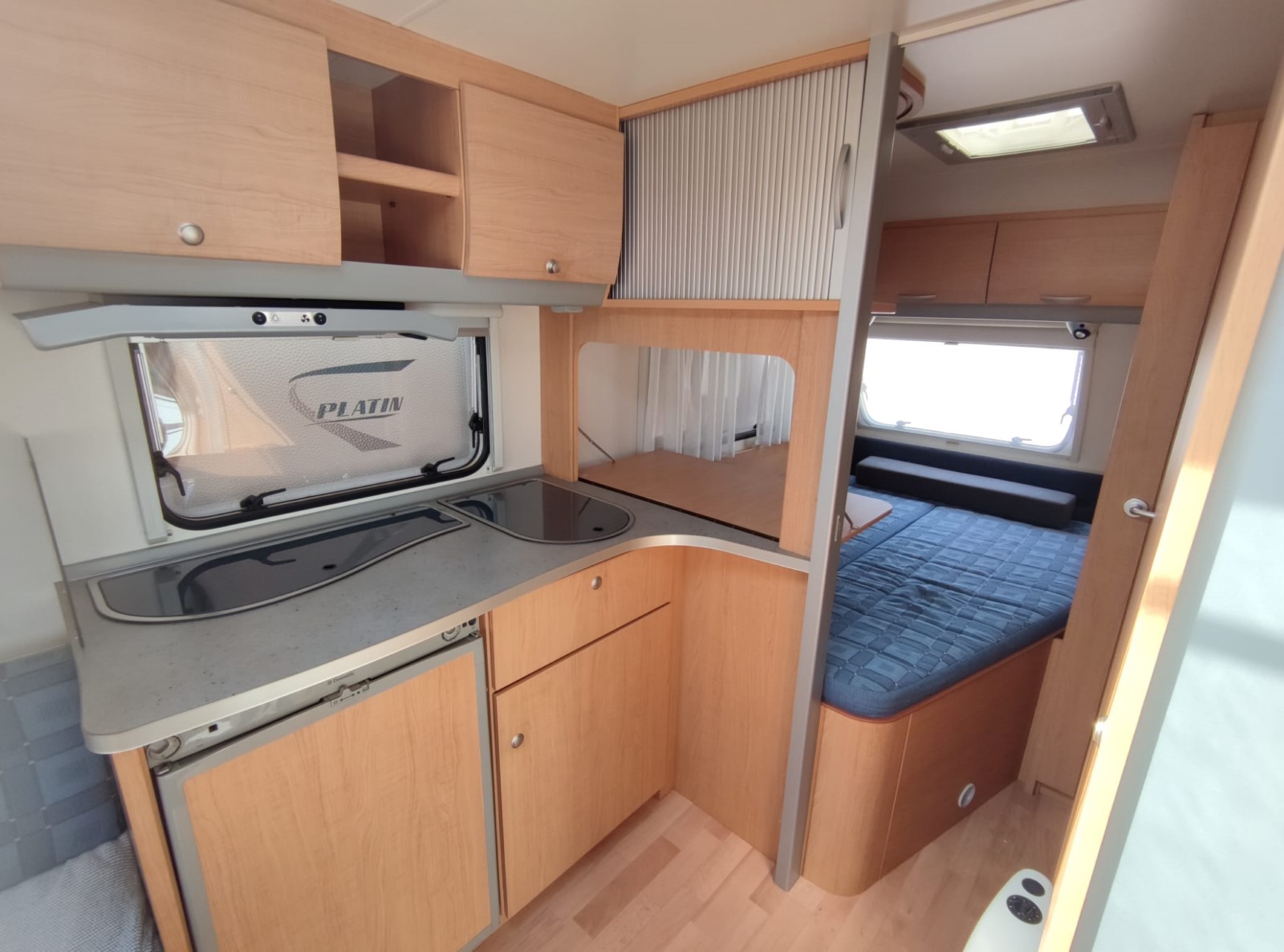 CARAVANA DE SEGONA MÀ KNAUS SÜDWIND 450 FU