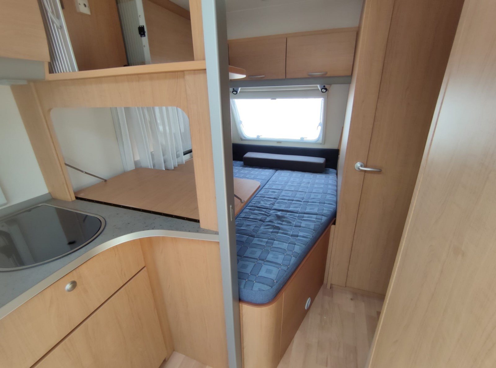 CARAVANA DE SEGONA MÀ KNAUS SÜDWIND 450 FU