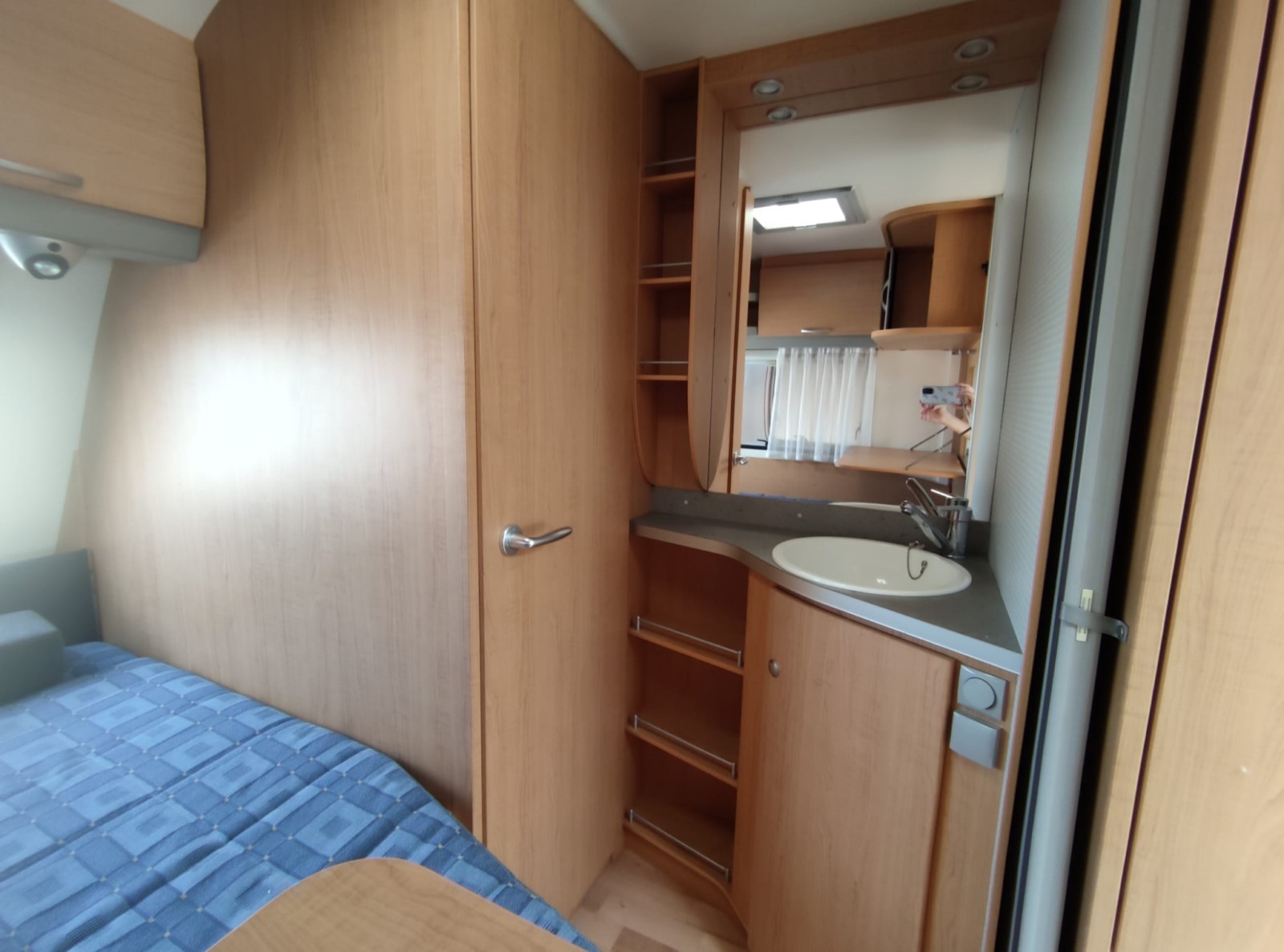 CARAVANA DE SEGONA MÀ KNAUS SÜDWIND 450 FU