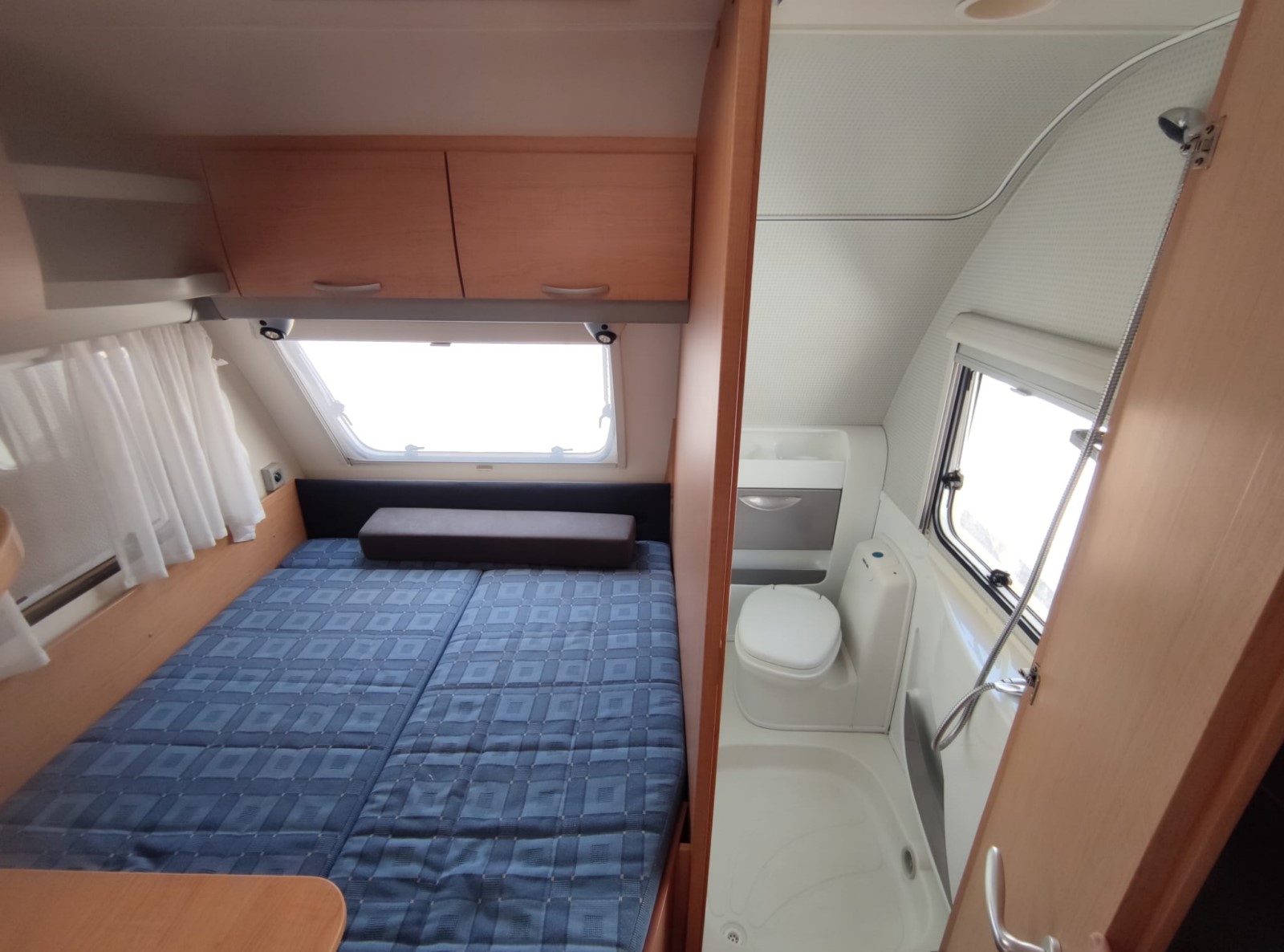 CARAVANA DE SEGONA MÀ KNAUS SÜDWIND 450 FU