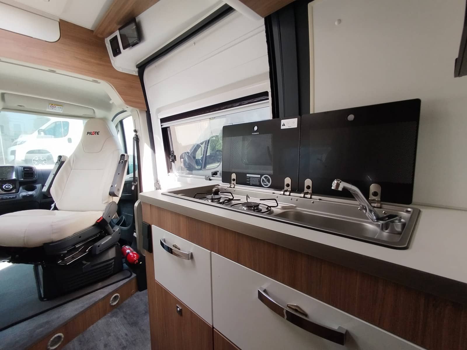 FURGONETA CAMPER NUEVA PILOTE V600S EXCLUSIVE EDITION – KM.0