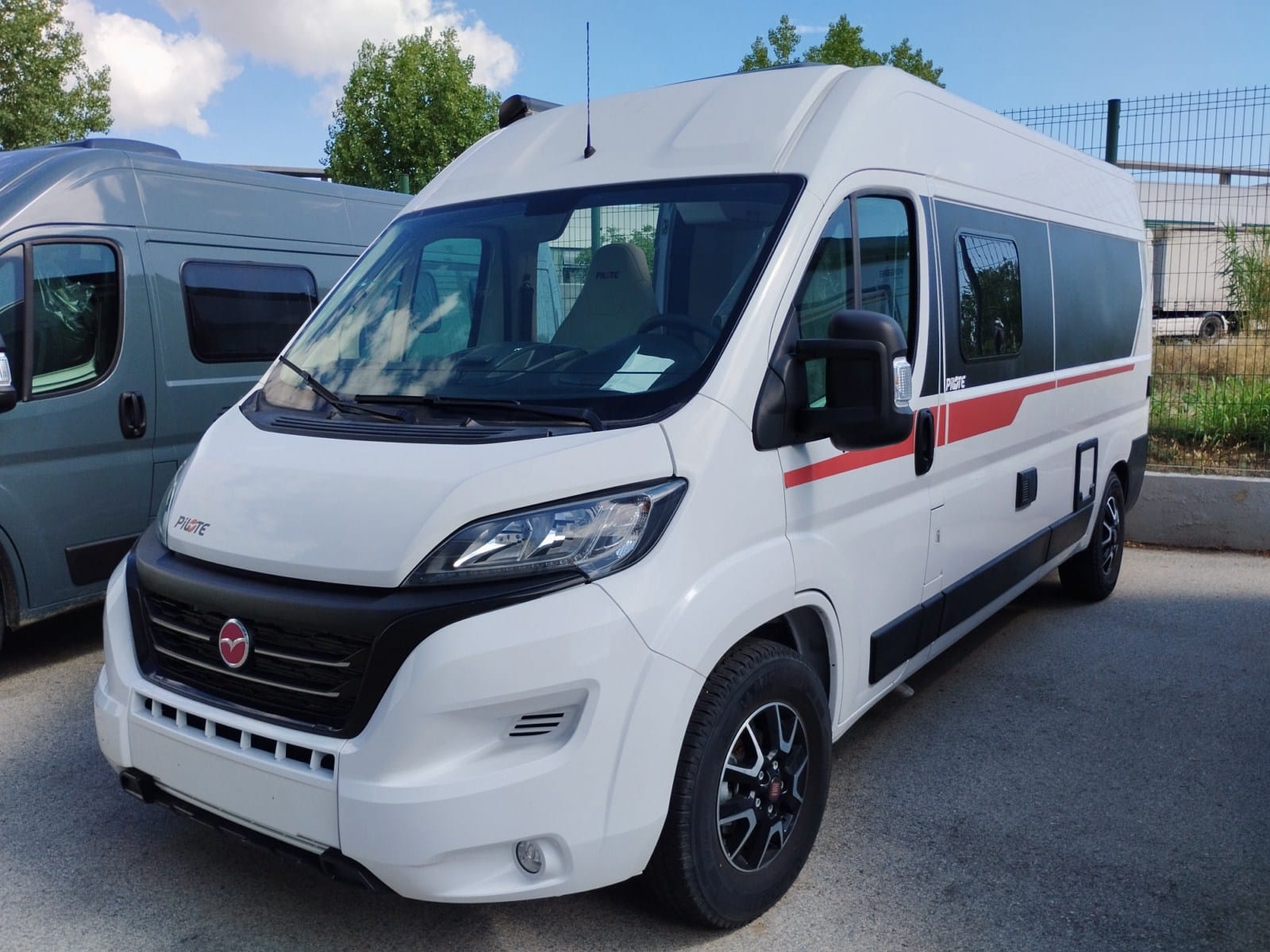 FURGONETA CAMPER NUEVA PILOTE V600S EXCLUSIVE EDITION – KM.0