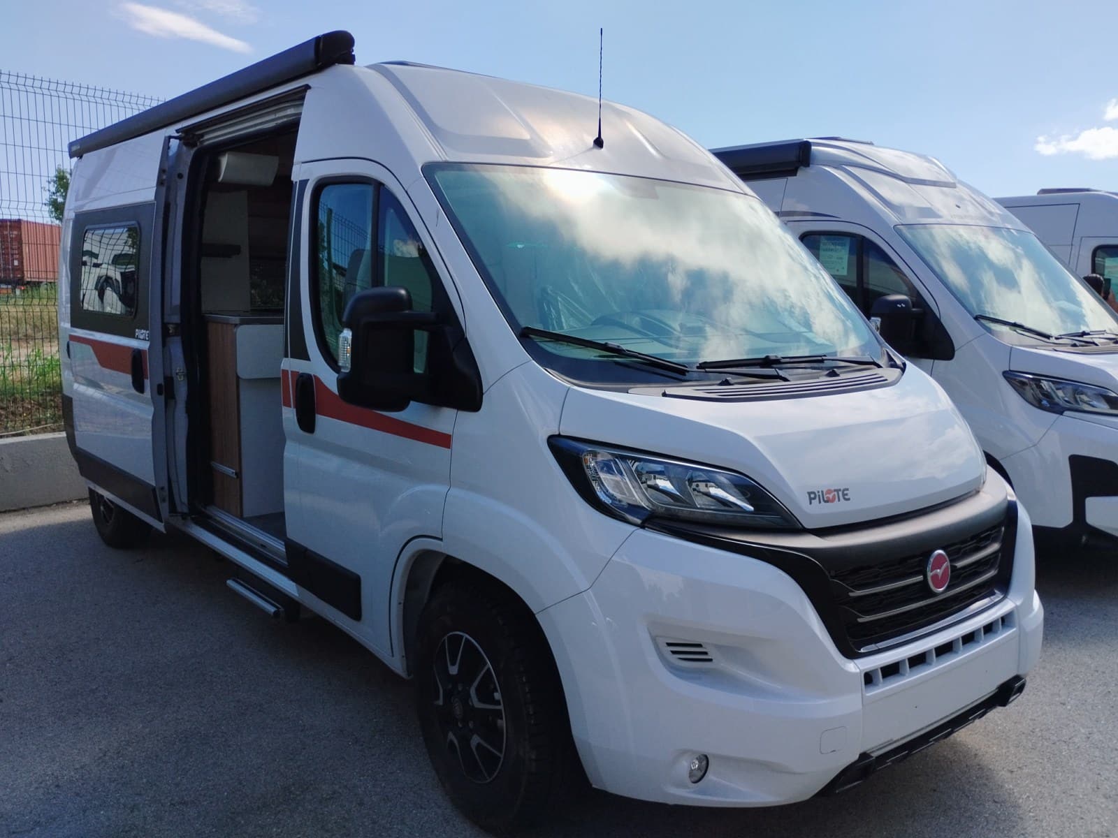 FURGONETA CAMPER NUEVA PILOTE V600S EXCLUSIVE EDITION – KM.0