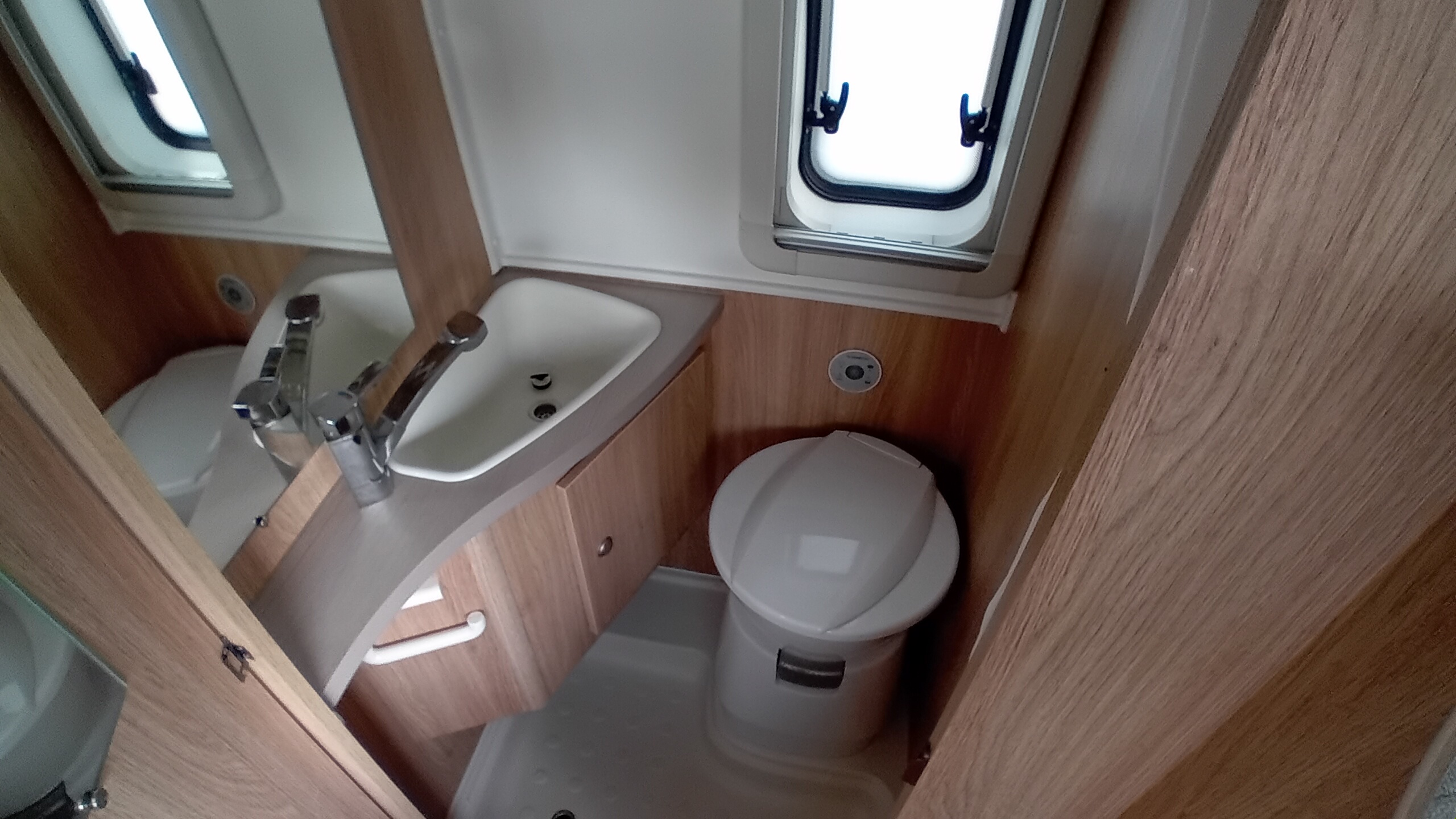 AUTOCARAVANA DE SEGONA MÀ KNAUS BOXSTAR 540 MQ PLATINO