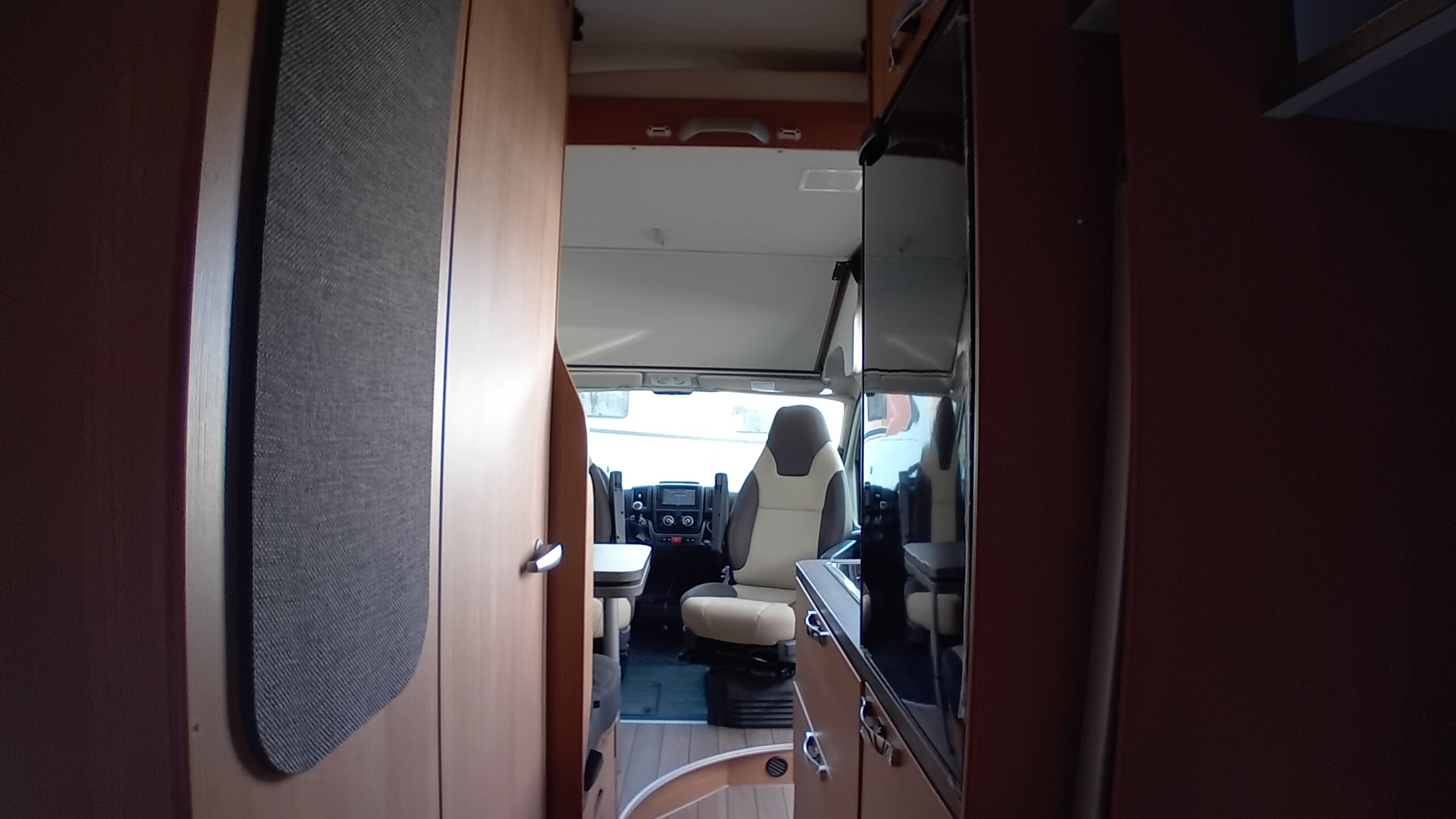 CAMPER DE SEGONA MÀ WEINSBERG CARABUS 600 DQ