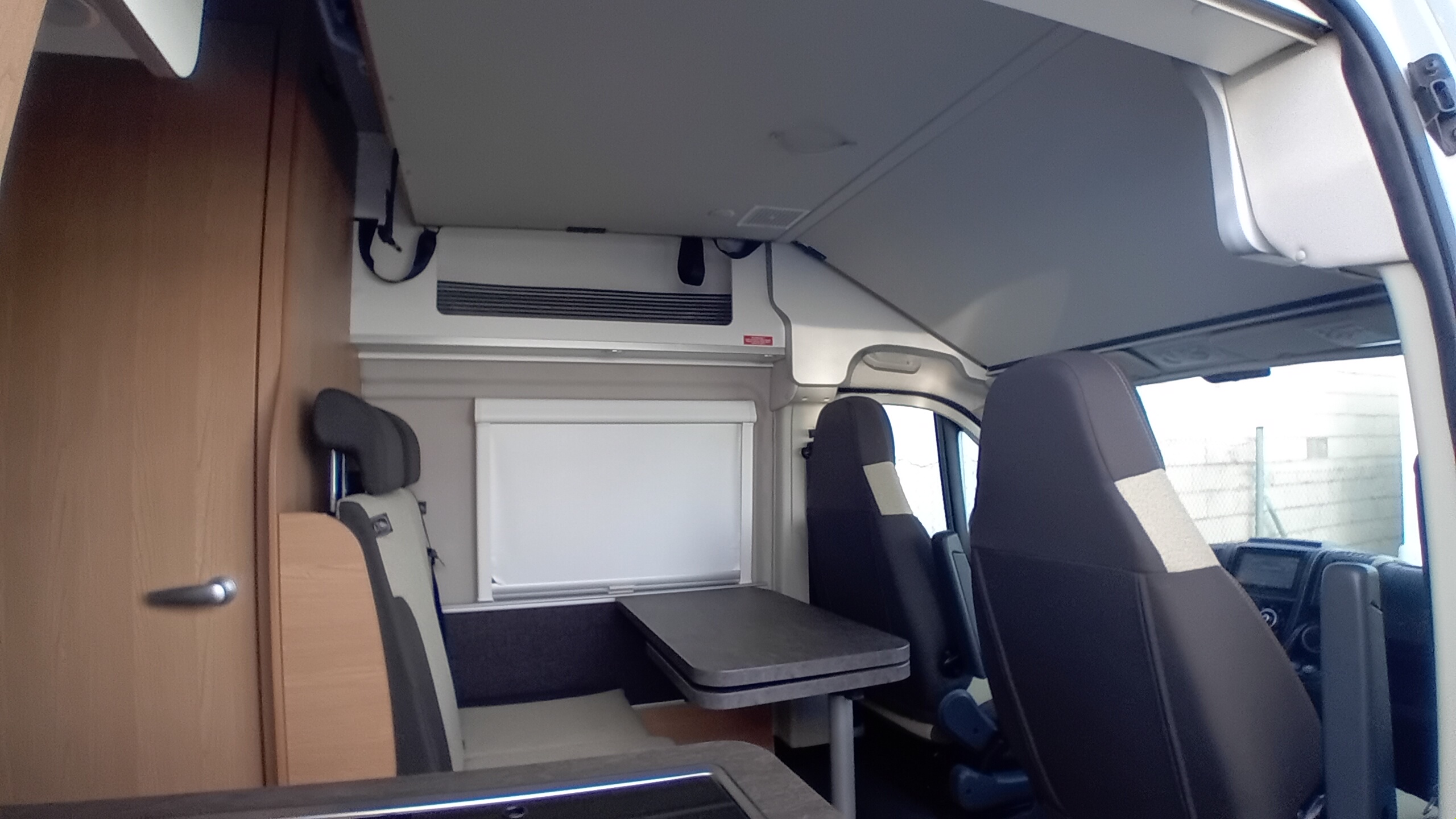 CAMPER DE SEGONA MÀ WEINSBERG CARABUS 600 DQ