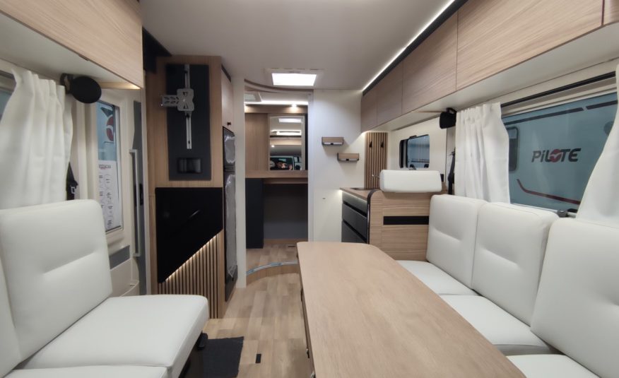 AUTOCARAVANA PILOTE 690D