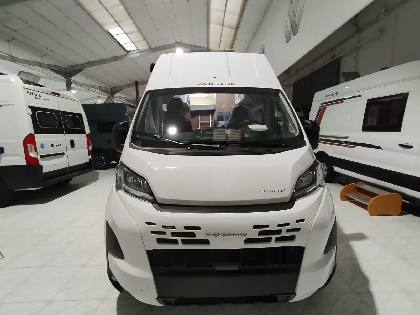 CAMPER WEINSBERG CARABUS 630 MEG OUTLAW