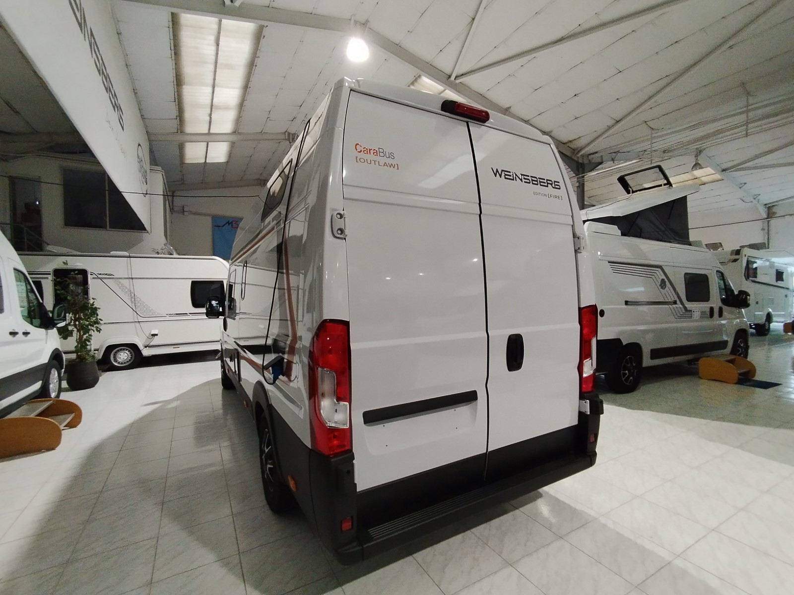 CAMPER WEINSBERG CARABUS 630 MEG OUTLAW