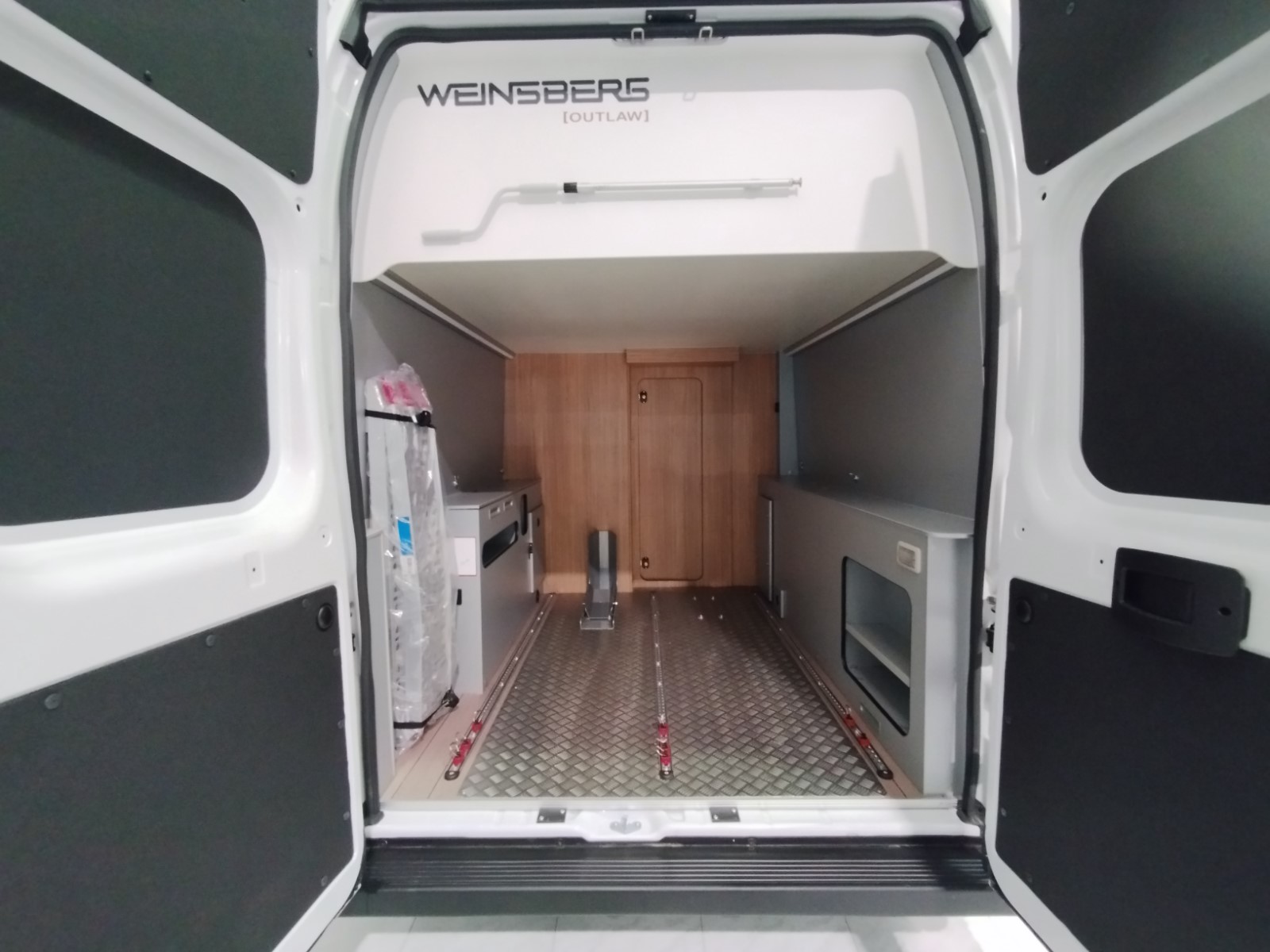 CAMPER WEINSBERG CARABUS 630 MEG OUTLAW