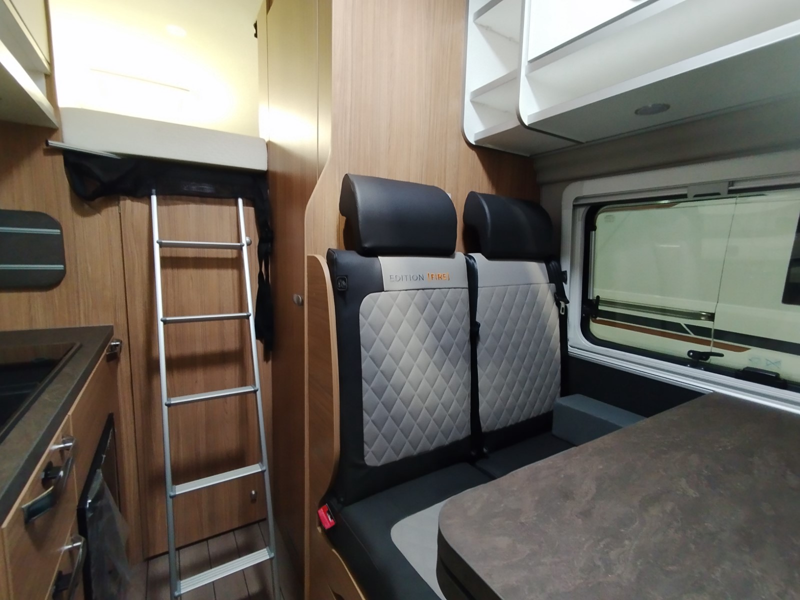 CAMPER WEINSBERG CARABUS 630 MEG OUTLAW