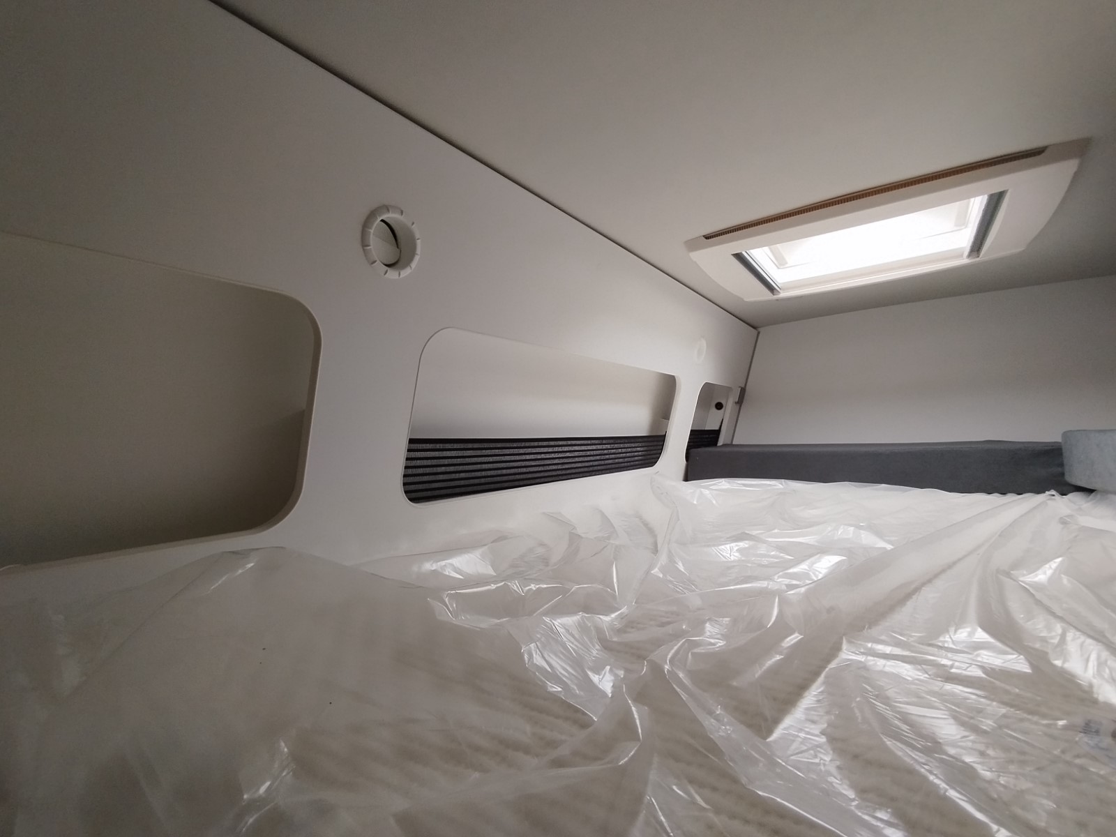 CAMPER WEINSBERG CARABUS 630 MEG OUTLAW