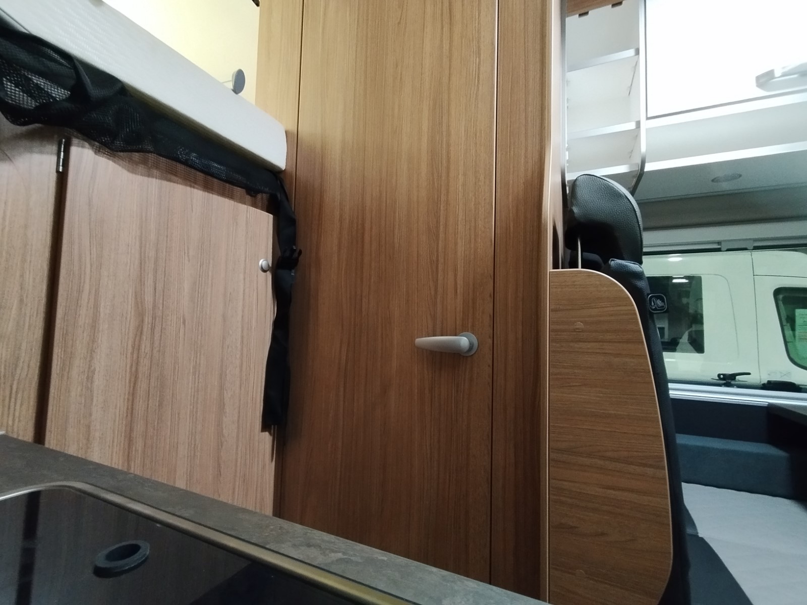 CAMPER WEINSBERG CARABUS 630 MEG OUTLAW