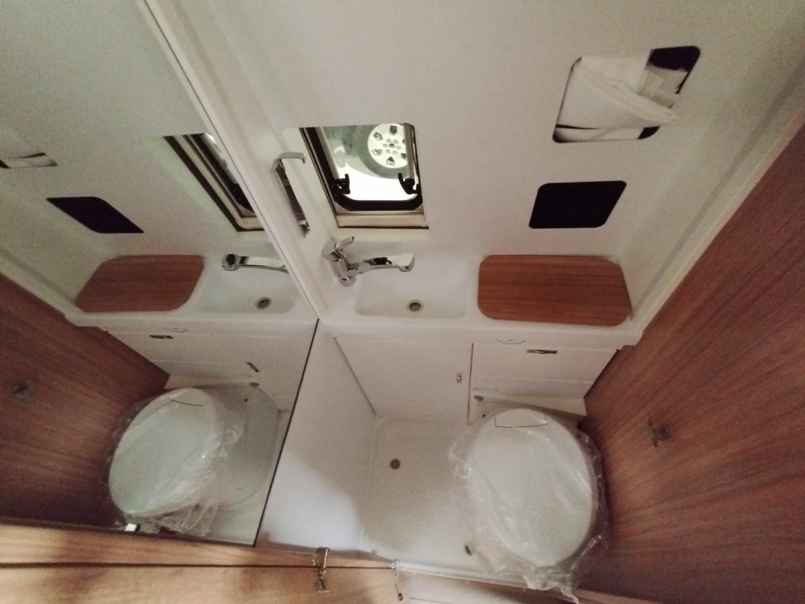 CAMPER WEINSBERG CARABUS 630 MEG OUTLAW